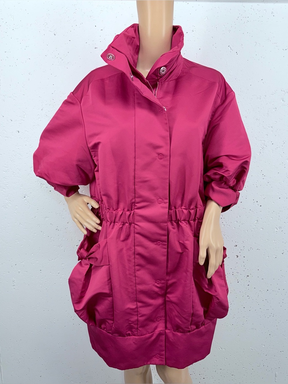 St. John SoCa Women’s size Medium Raspberry Pink Puff Short Sleeve Jacket